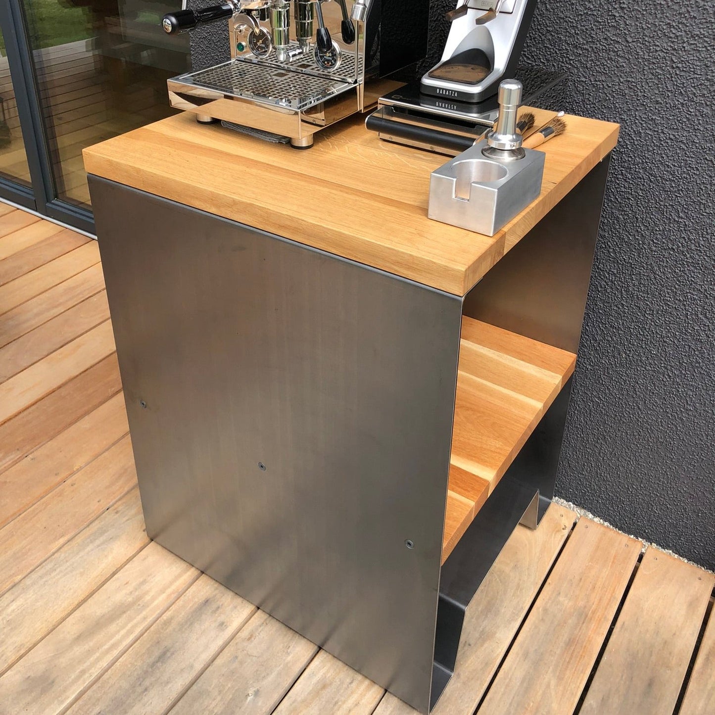 Baristatisch seitlich offen