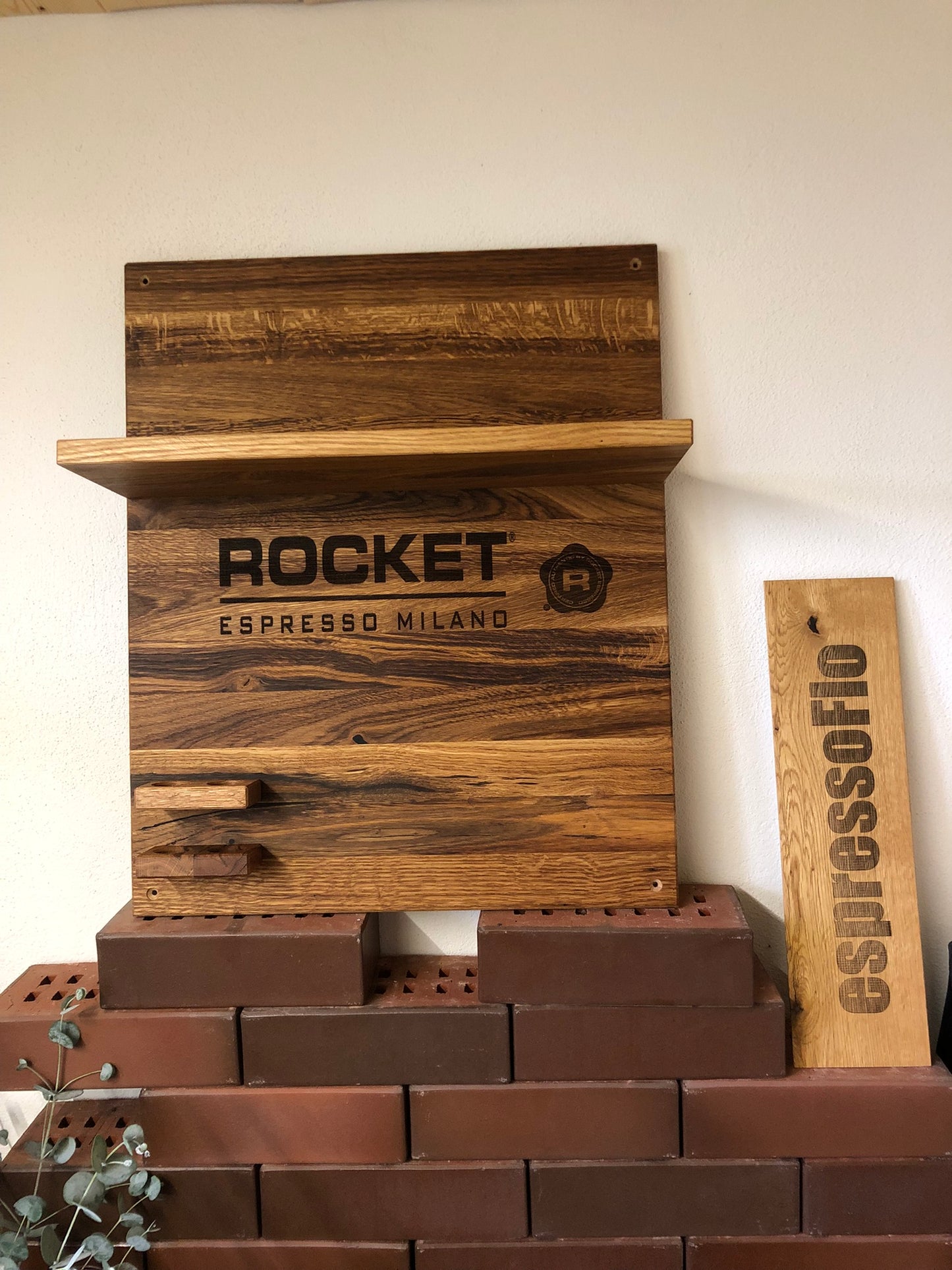 Wandboard für die Lagerung von Siebträger- und Espressozubehör