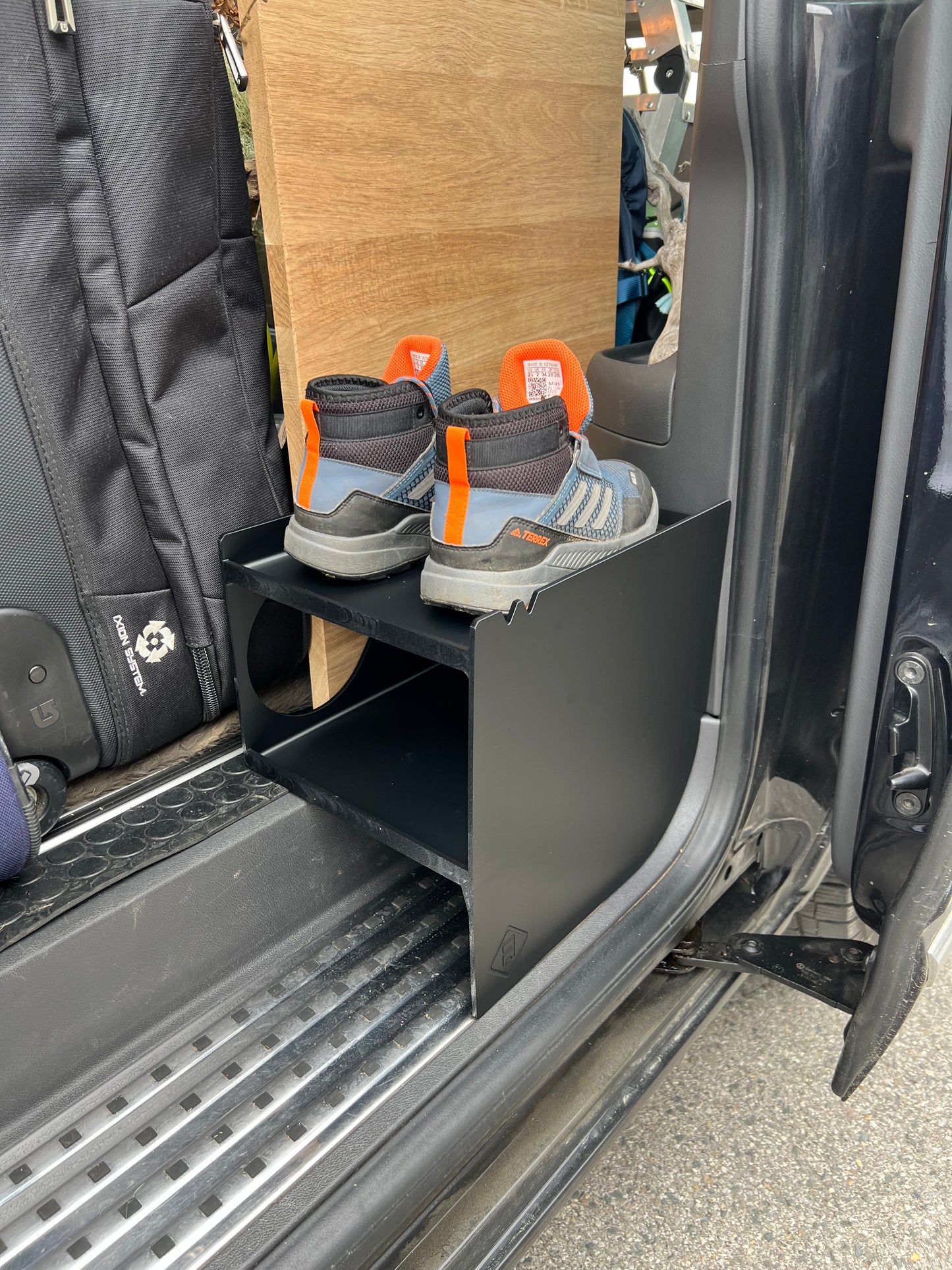 Schuhregal VW T5/T6/T6.1/T7 California/Multivan / Bulli / Mercedes Benz V-Klasse Toyota Fiat Opel Peugeot für Schiebetür Fahrerseite oder Beifahrerseite Made In DE