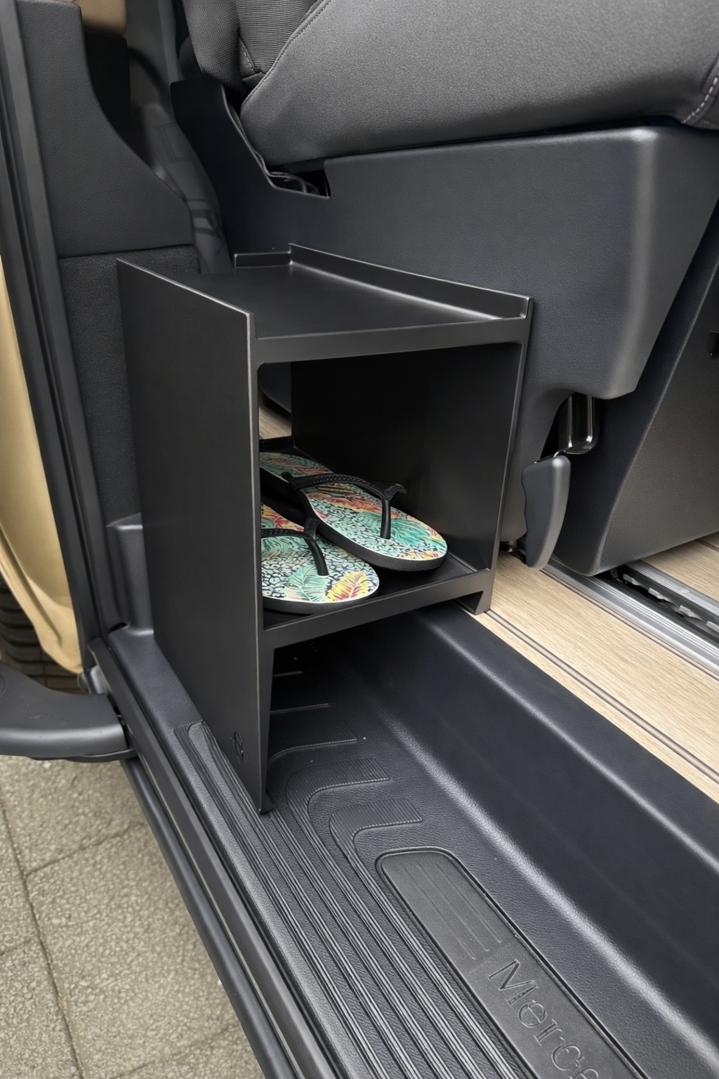 Schuhregal VW T5/T6/T6.1/T7 California/Multivan / Bulli / Mercedes Benz V-Klasse Toyota Fiat Opel Peugeot für Schiebetür Fahrerseite oder Beifahrerseite Made In DE